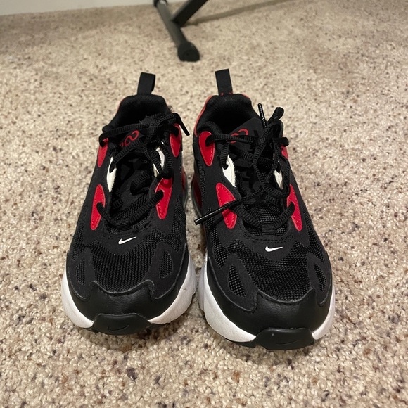 NWOT - Nike Air Max 200 Black University Red - Picture 3 of 5